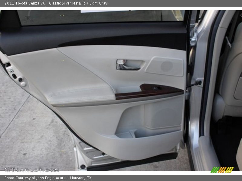 Classic Silver Metallic / Light Gray 2011 Toyota Venza V6