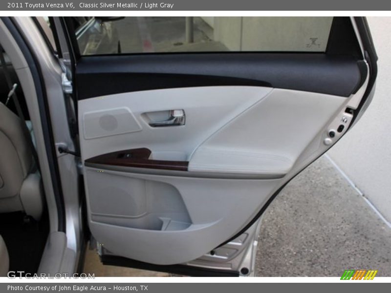 Classic Silver Metallic / Light Gray 2011 Toyota Venza V6