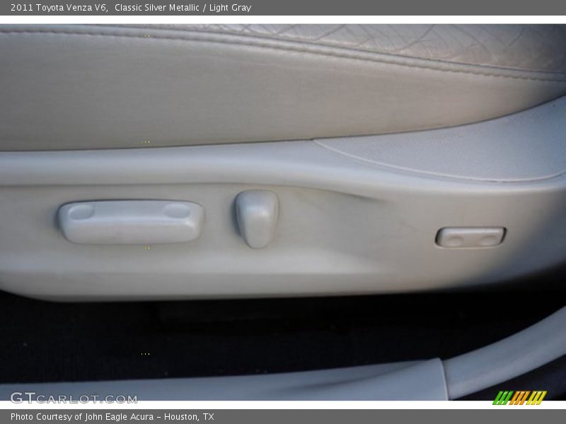 Classic Silver Metallic / Light Gray 2011 Toyota Venza V6