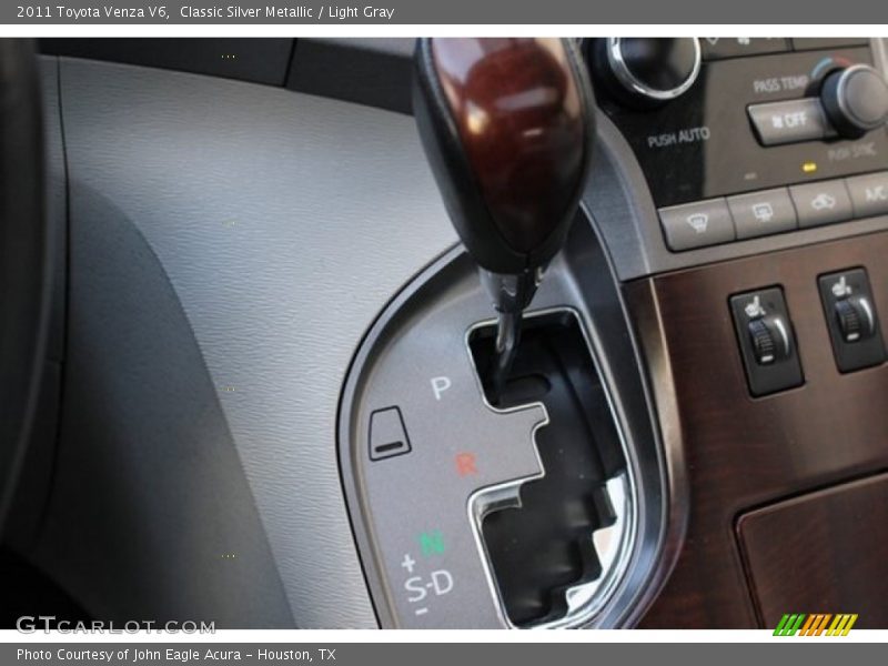 Classic Silver Metallic / Light Gray 2011 Toyota Venza V6