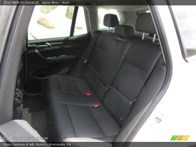 Alpine White / Black 2016 BMW X3 xDrive28i