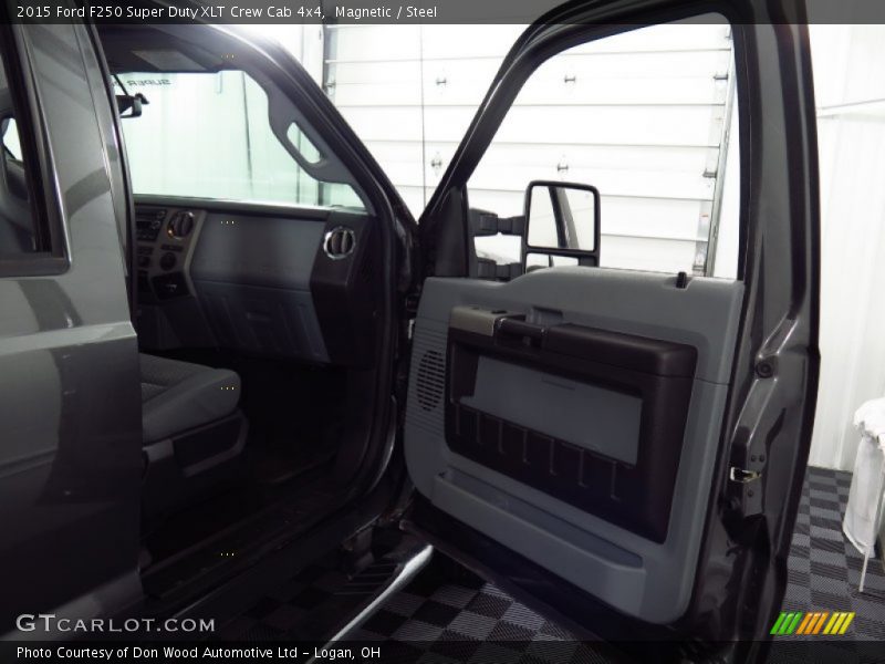 Magnetic / Steel 2015 Ford F250 Super Duty XLT Crew Cab 4x4