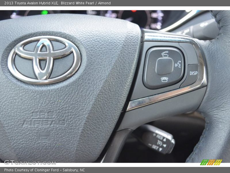 Blizzard White Pearl / Almond 2013 Toyota Avalon Hybrid XLE