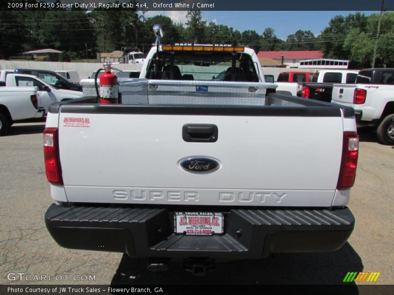 Oxford White / Camel 2009 Ford F250 Super Duty XL Regular Cab 4x4