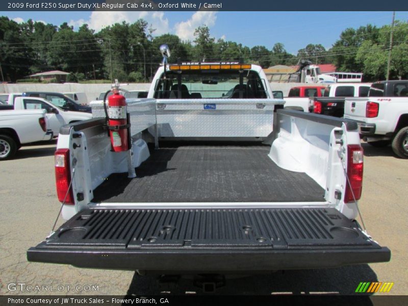 Oxford White / Camel 2009 Ford F250 Super Duty XL Regular Cab 4x4