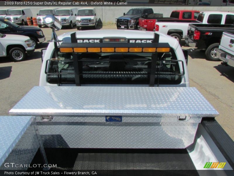 Oxford White / Camel 2009 Ford F250 Super Duty XL Regular Cab 4x4