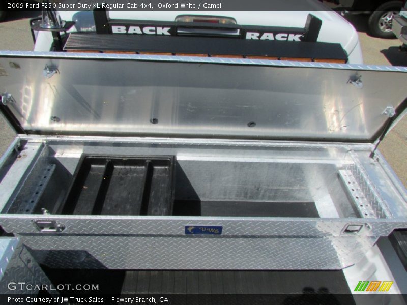 Oxford White / Camel 2009 Ford F250 Super Duty XL Regular Cab 4x4