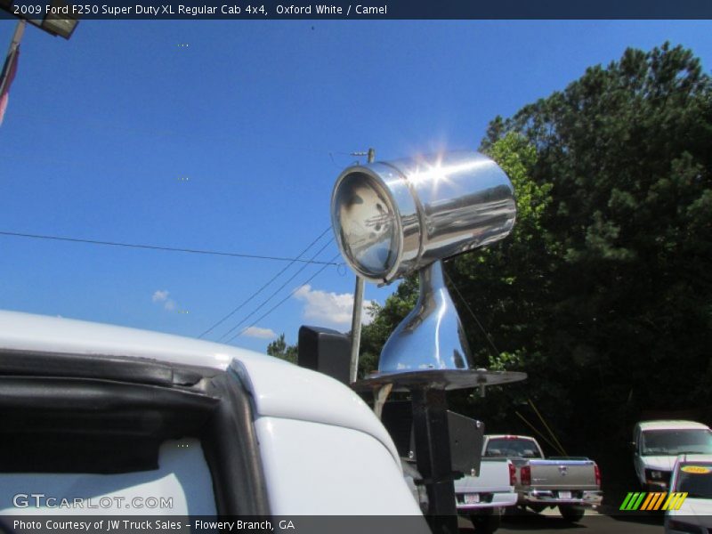 Oxford White / Camel 2009 Ford F250 Super Duty XL Regular Cab 4x4