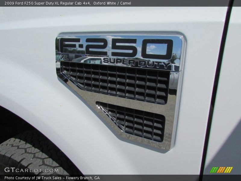 Oxford White / Camel 2009 Ford F250 Super Duty XL Regular Cab 4x4