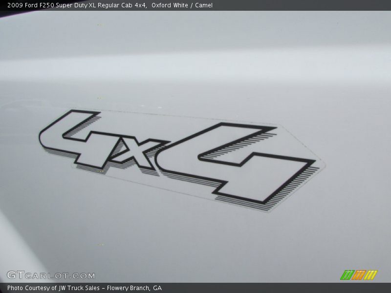 Oxford White / Camel 2009 Ford F250 Super Duty XL Regular Cab 4x4