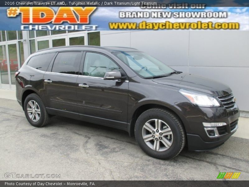 Tungsten Metallic / Dark Titanium/Light Titanium 2016 Chevrolet Traverse LT AWD