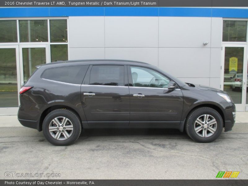 Tungsten Metallic / Dark Titanium/Light Titanium 2016 Chevrolet Traverse LT AWD