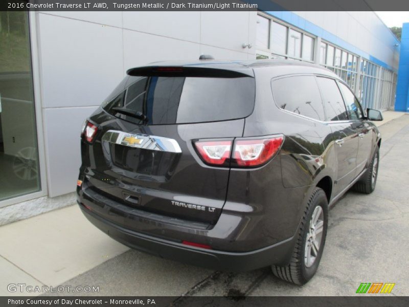 Tungsten Metallic / Dark Titanium/Light Titanium 2016 Chevrolet Traverse LT AWD