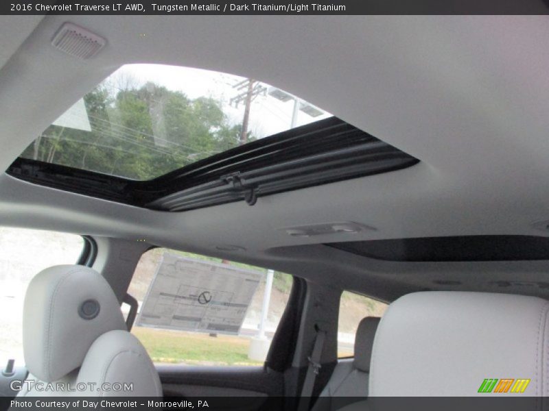 Tungsten Metallic / Dark Titanium/Light Titanium 2016 Chevrolet Traverse LT AWD
