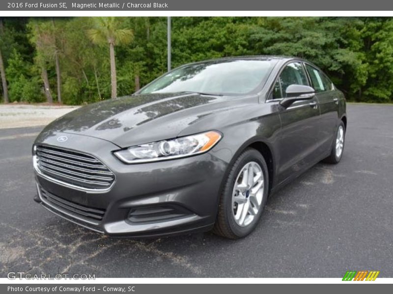 Magnetic Metallic / Charcoal Black 2016 Ford Fusion SE
