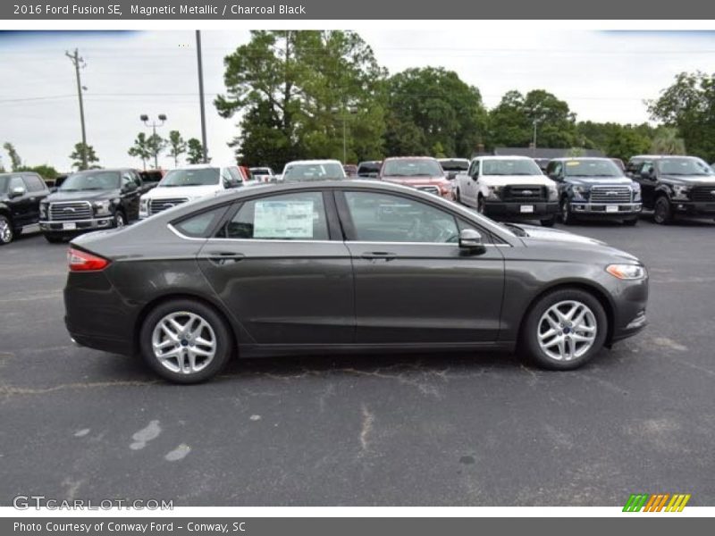 Magnetic Metallic / Charcoal Black 2016 Ford Fusion SE
