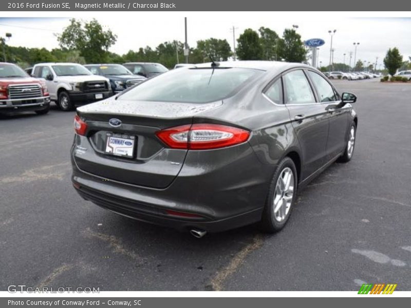 Magnetic Metallic / Charcoal Black 2016 Ford Fusion SE