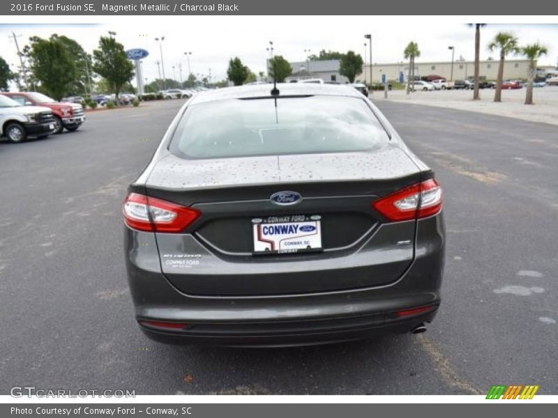 Magnetic Metallic / Charcoal Black 2016 Ford Fusion SE