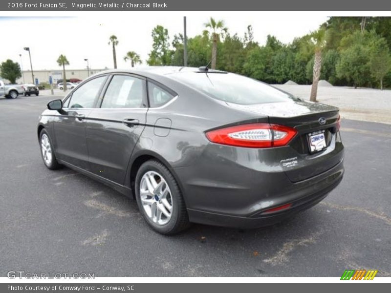 Magnetic Metallic / Charcoal Black 2016 Ford Fusion SE