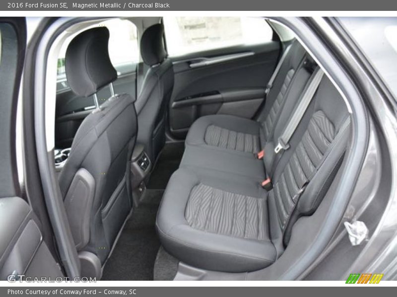 Magnetic Metallic / Charcoal Black 2016 Ford Fusion SE