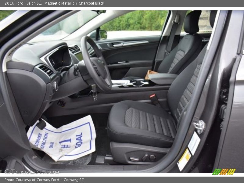 Magnetic Metallic / Charcoal Black 2016 Ford Fusion SE