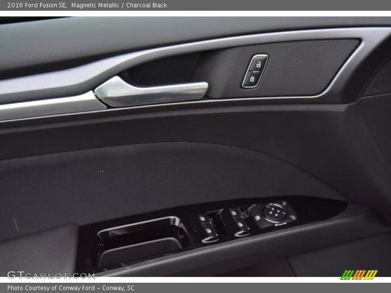Magnetic Metallic / Charcoal Black 2016 Ford Fusion SE