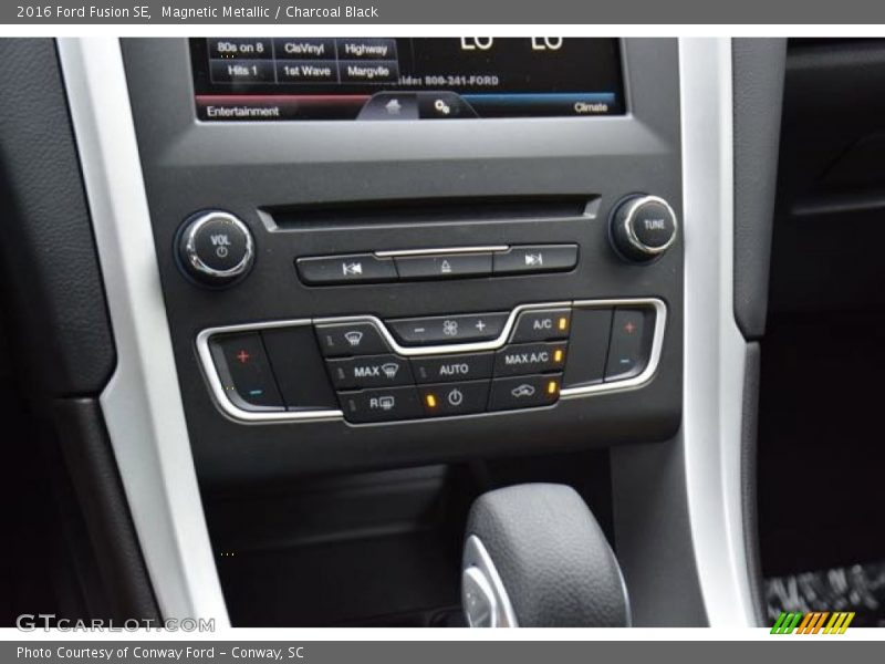 Magnetic Metallic / Charcoal Black 2016 Ford Fusion SE