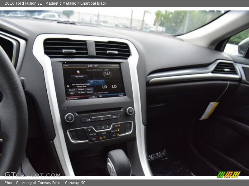Magnetic Metallic / Charcoal Black 2016 Ford Fusion SE