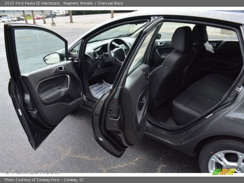 Magnetic Metallic / Charcoal Black 2015 Ford Fiesta SE Hatchback