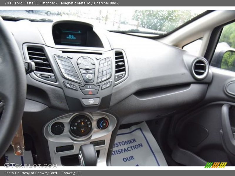 Magnetic Metallic / Charcoal Black 2015 Ford Fiesta SE Hatchback