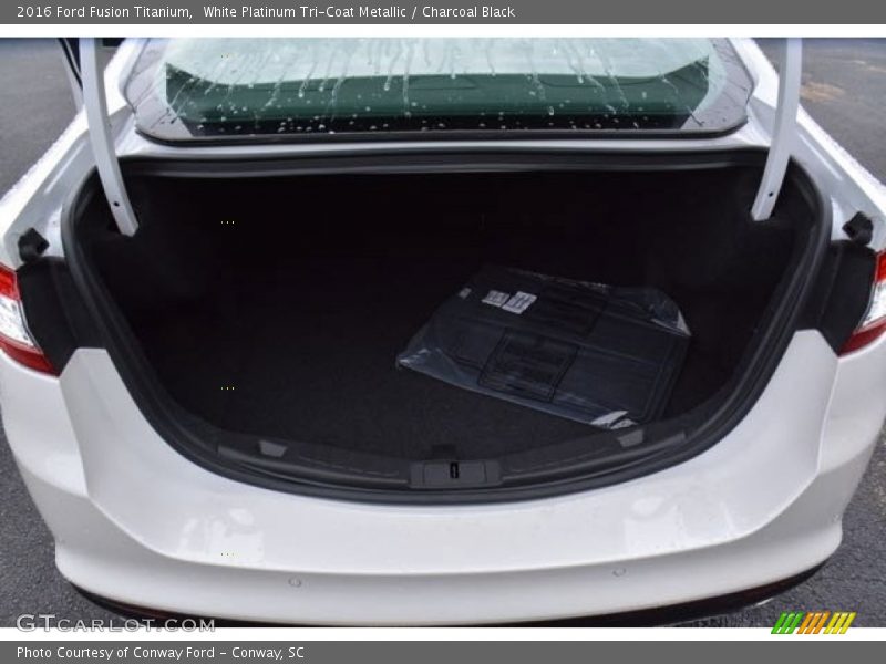 White Platinum Tri-Coat Metallic / Charcoal Black 2016 Ford Fusion Titanium