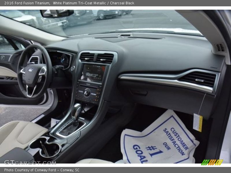 White Platinum Tri-Coat Metallic / Charcoal Black 2016 Ford Fusion Titanium