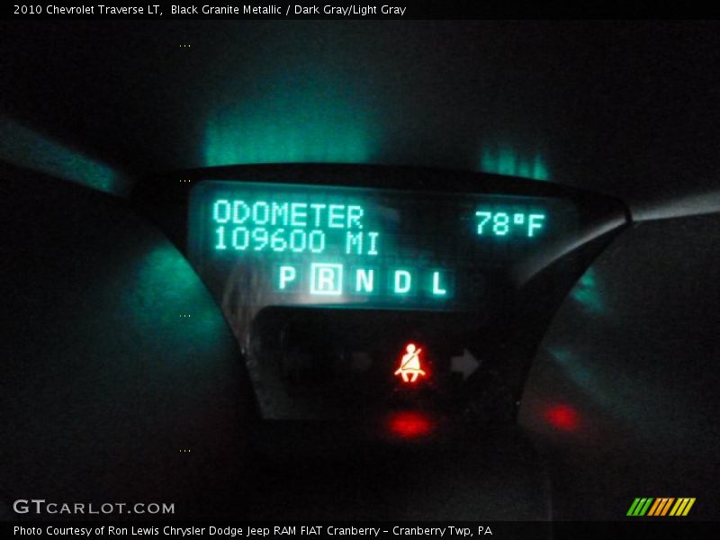 Black Granite Metallic / Dark Gray/Light Gray 2010 Chevrolet Traverse LT