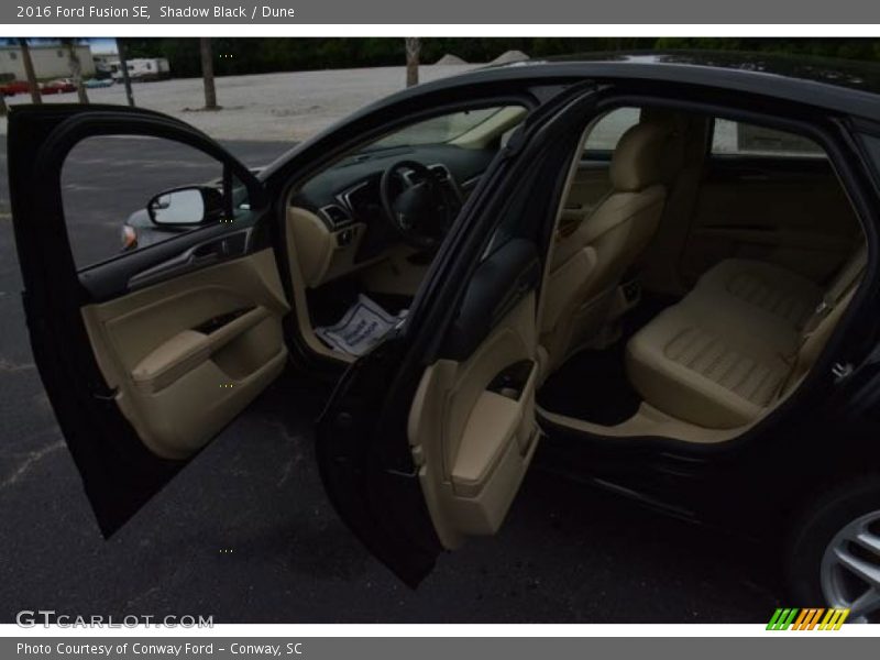 Shadow Black / Dune 2016 Ford Fusion SE