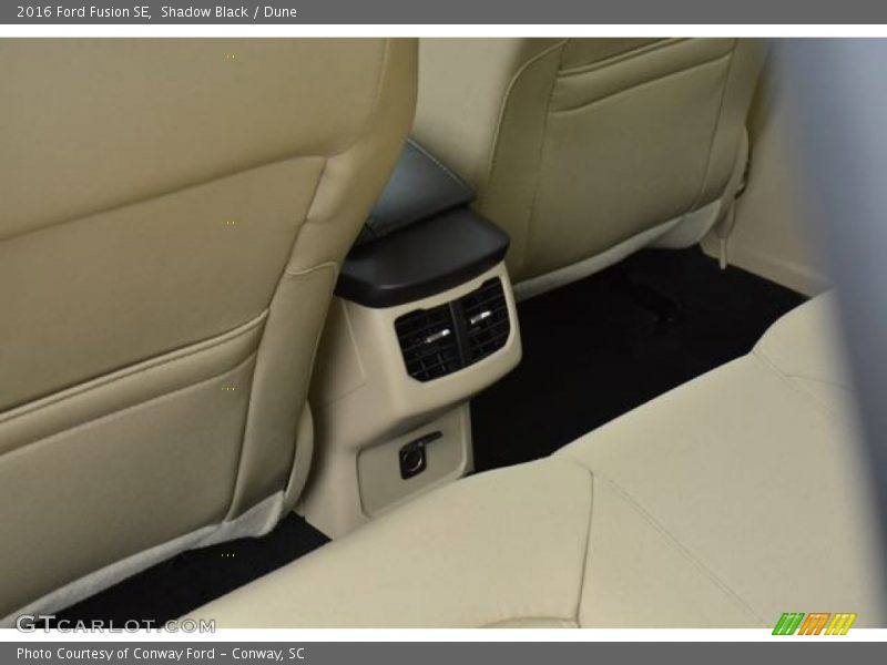Shadow Black / Dune 2016 Ford Fusion SE