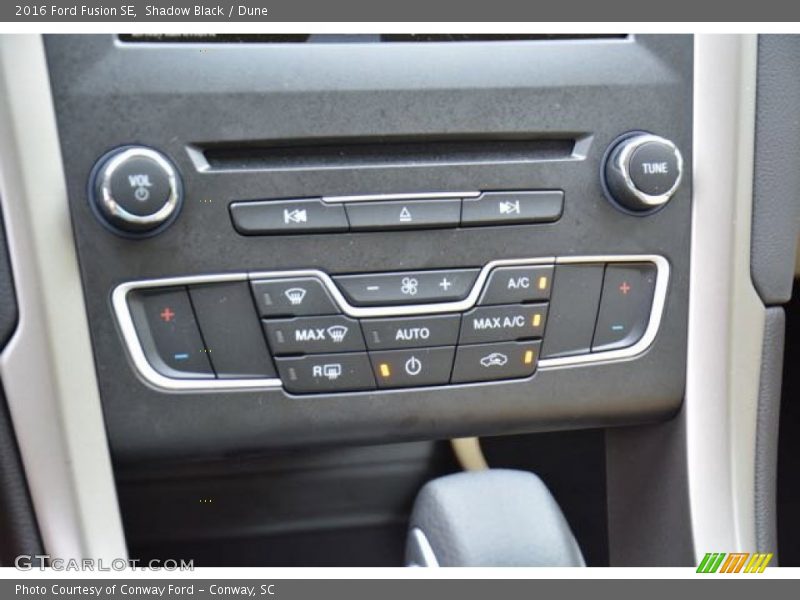 Shadow Black / Dune 2016 Ford Fusion SE