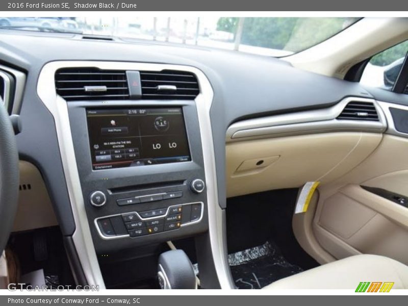 Shadow Black / Dune 2016 Ford Fusion SE