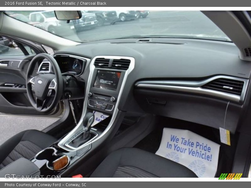 Tectonic Metallic / Charcoal Black 2016 Ford Fusion SE