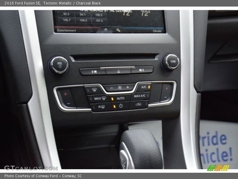 Tectonic Metallic / Charcoal Black 2016 Ford Fusion SE