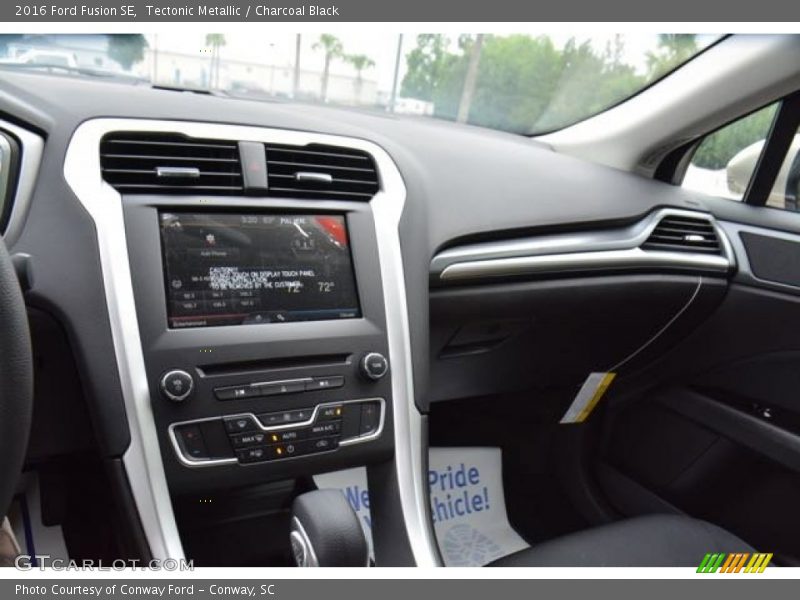 Tectonic Metallic / Charcoal Black 2016 Ford Fusion SE