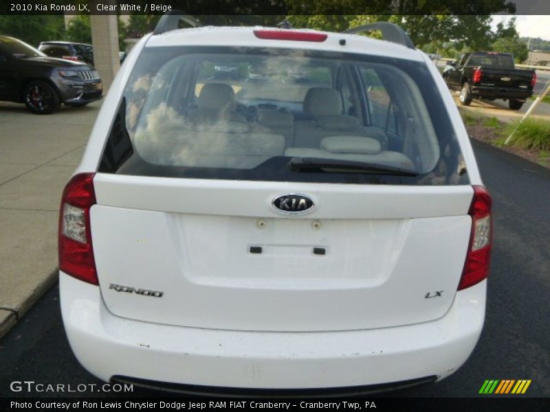 Clear White / Beige 2010 Kia Rondo LX