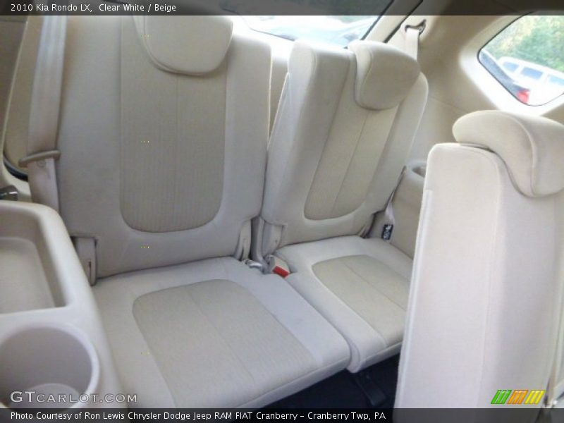 Clear White / Beige 2010 Kia Rondo LX