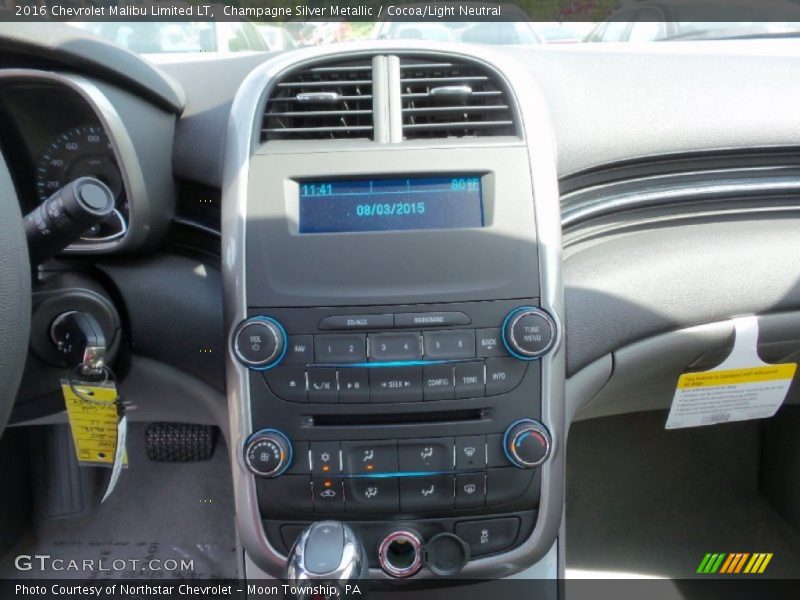 Champagne Silver Metallic / Cocoa/Light Neutral 2016 Chevrolet Malibu Limited LT