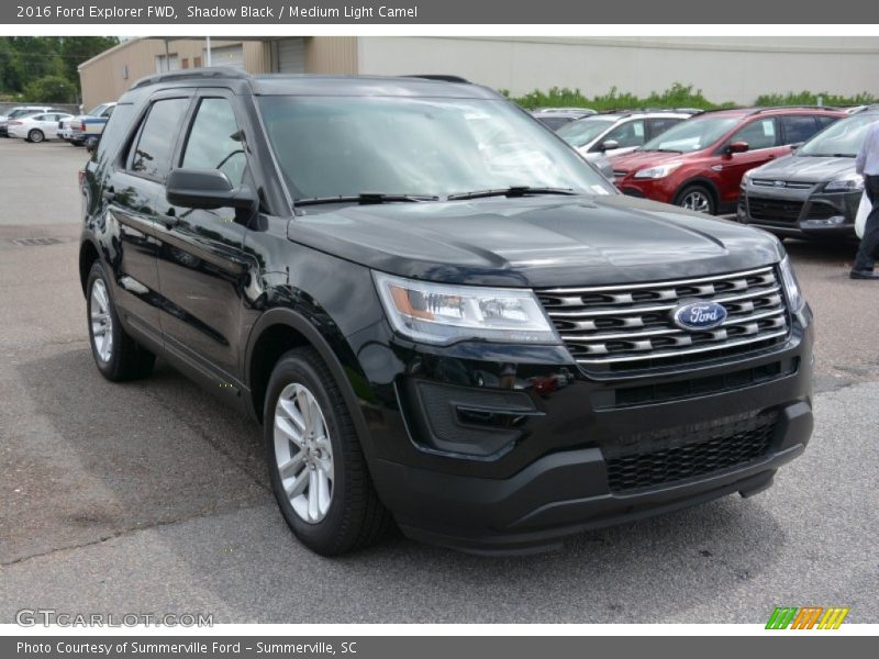 Front 3/4 View of 2016 Explorer FWD