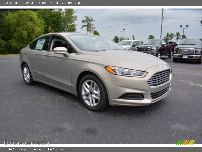 Tectonic Metallic / Charcoal Black 2016 Ford Fusion SE