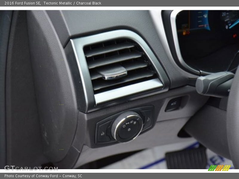 Tectonic Metallic / Charcoal Black 2016 Ford Fusion SE
