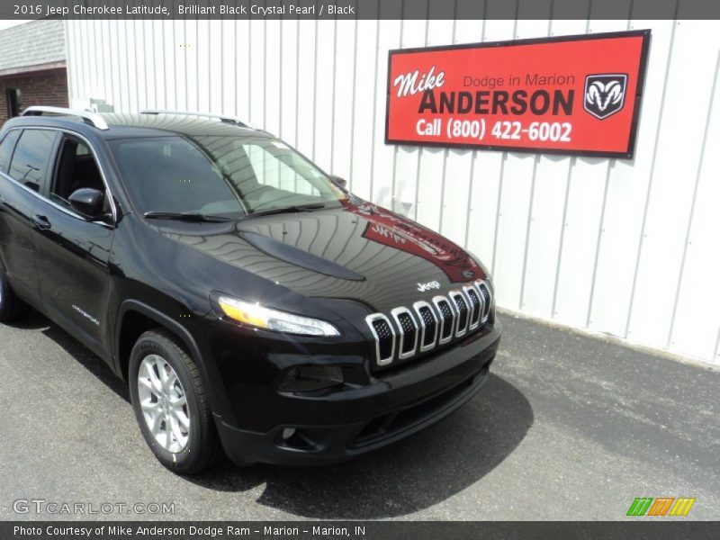 Brilliant Black Crystal Pearl / Black 2016 Jeep Cherokee Latitude