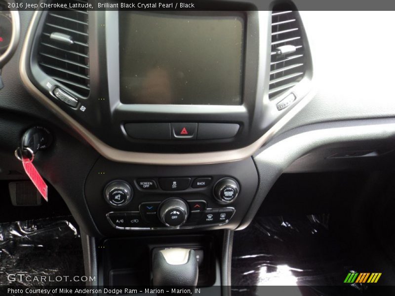 Brilliant Black Crystal Pearl / Black 2016 Jeep Cherokee Latitude