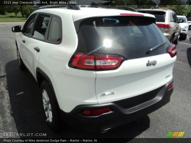 Bright White / Black 2016 Jeep Cherokee Sport 4x4