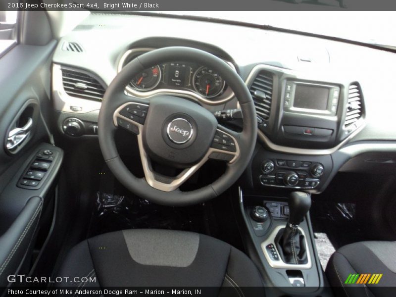  2016 Cherokee Sport 4x4 Black Interior